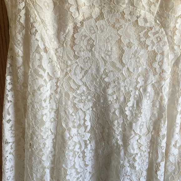 Ivory Lace Dress - Picture 2 of 8